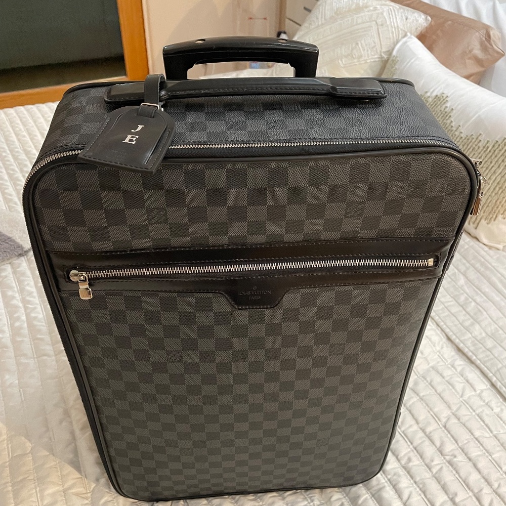 Louis Vuitton Pegase Luggage Damier Graphite
